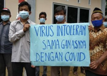 Menjunjung Tinggi Agama, Merendahkan Sesama