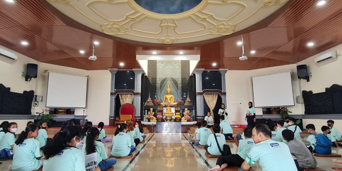 Puluhan Anak Lintas Agama Belajar Hidup Damai dalam Keberagaman di Vihara Tanah Putih